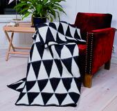 Triangle Svart/Vit 130x180 Jaquardvävd ullpläd